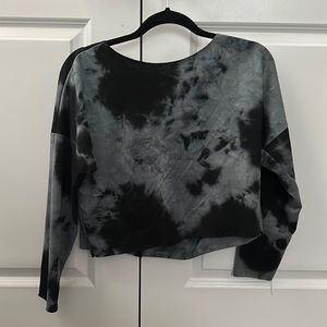 Heart & hips cropped tie dye black long sleeve